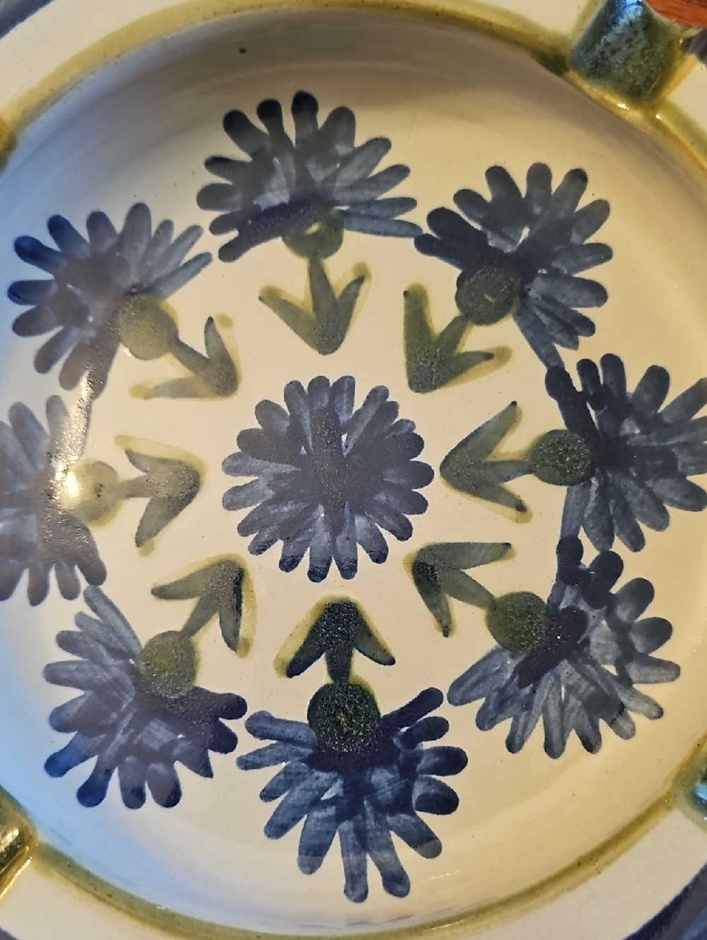 Louisville Stoneware Ashtray - Picture 2 of 4